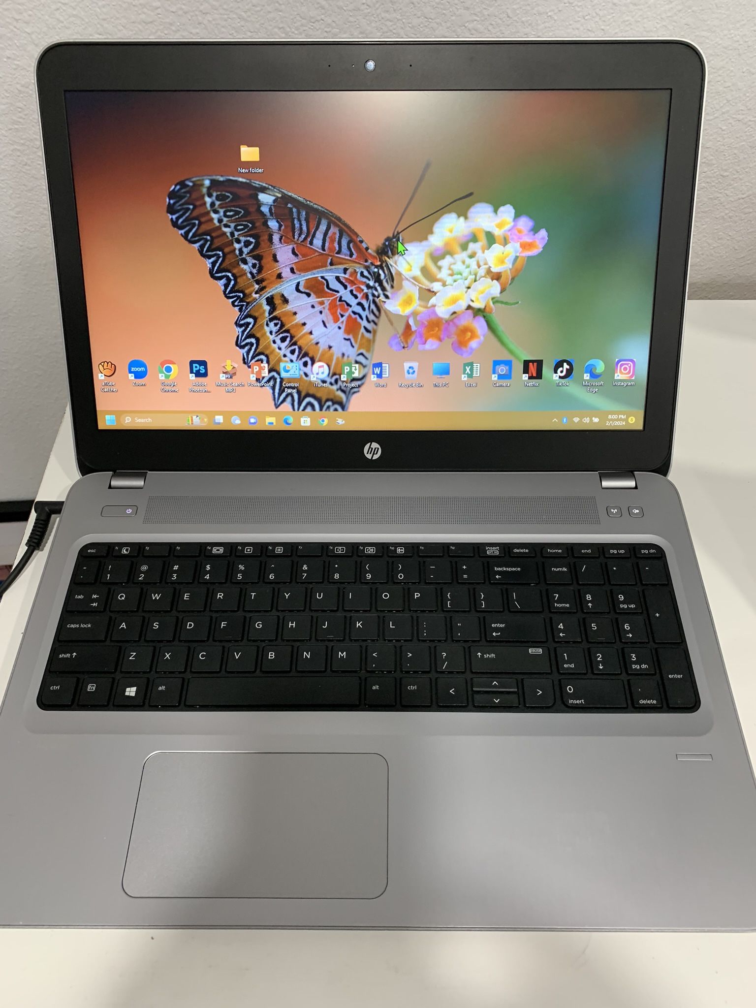 i5…i5…HP PROBOOK .  7 GENERATION  PHOTOSHOP and MICROSOFT build On  07/12/2019….128.0 GB SSD  ( Capacity  ) ..8.0 GB RAM . READY FOR CLASSES   