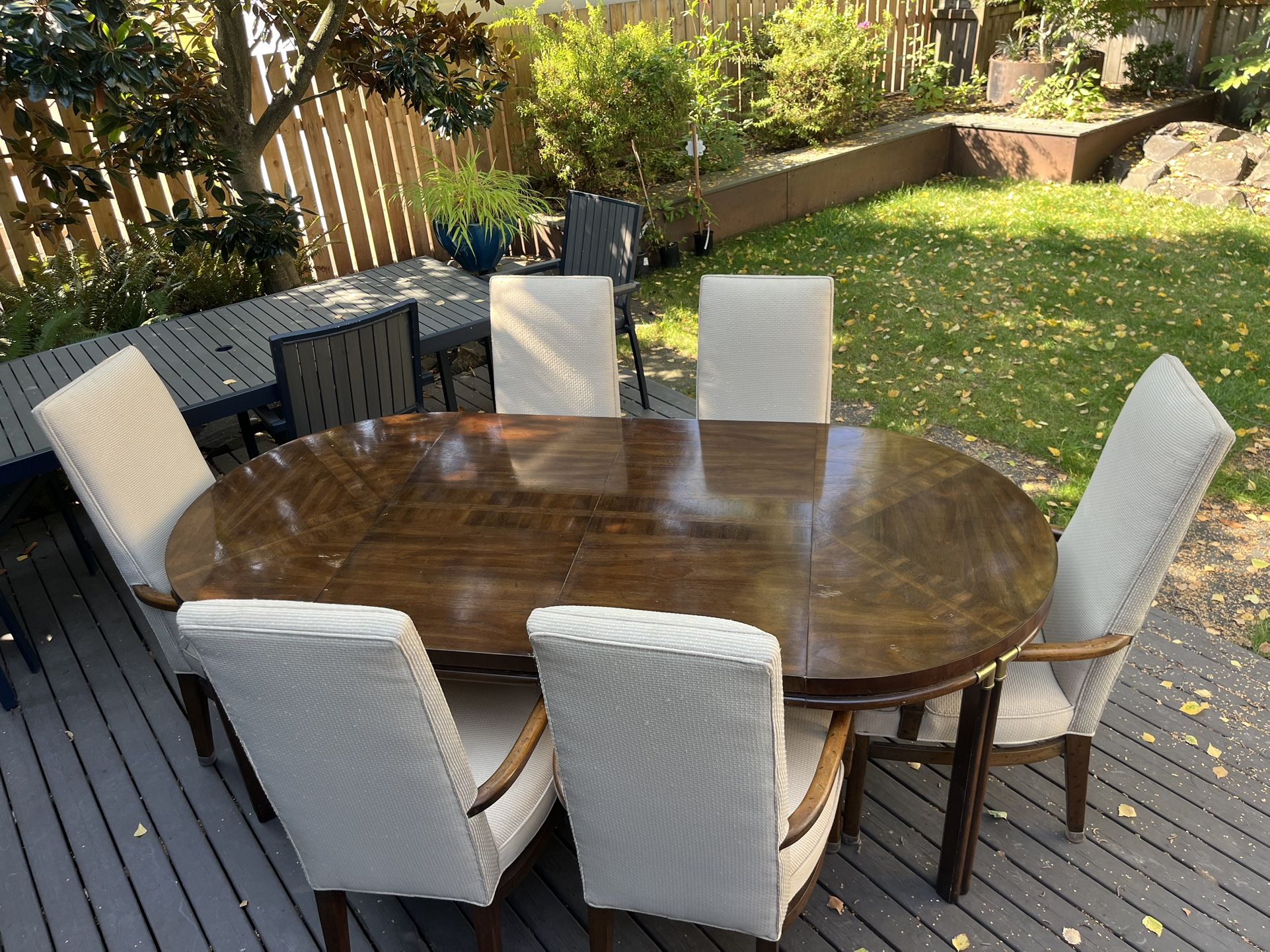 Drexel Walnut Dining Table With 6 Chairs