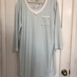 ✔️Women's Light Blue Nightgown 🌹  