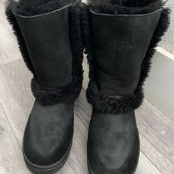 UGG Women's Sundance Short II Revival Fashion Boot, Black, 7
