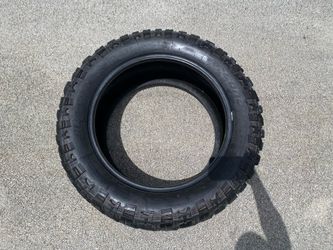 33x12.50R20 Tire