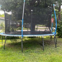Trampoline 