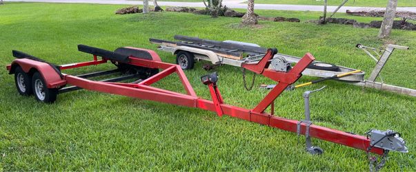 Dual Axel trailer up to 23’ boat. New LED lights. Ready to load…
