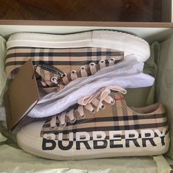 Burberry Sneakers 