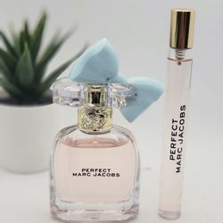 Marc Jacobs
 
Perfect Eau de Parfum & Travel Spray 

1 fl
.33 fl 