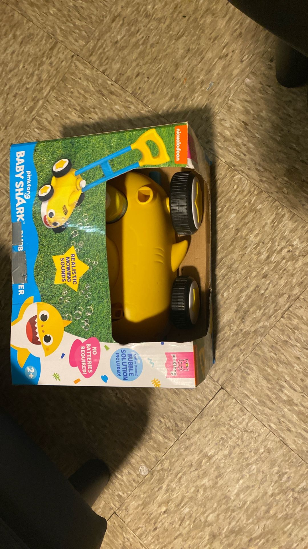 Baby shark bubble lawnmower