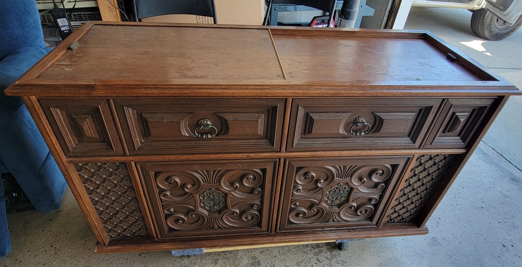 Vintage Magnavox Stereo Console - Radio, Record Player, 8-Track,