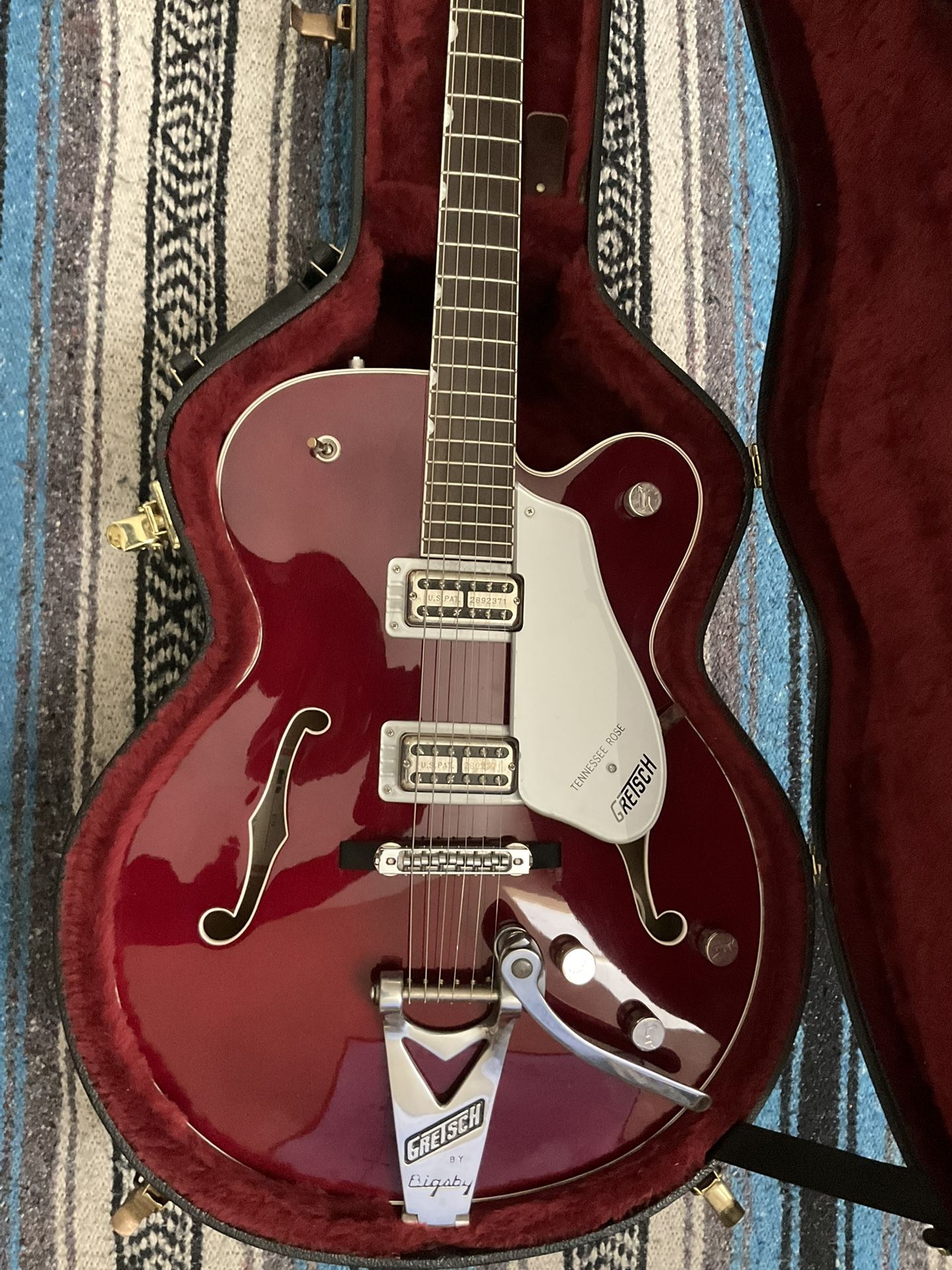 Gretsch G6119  Chet Atkins Tennessee Rose Hollow Body