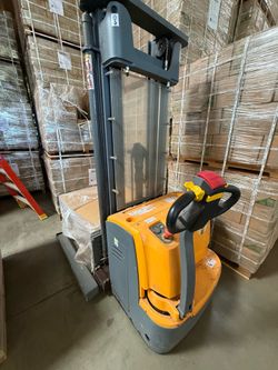 APOLLOLIFT Used 130" High Lift Walkie Stacker 3300lbFull Electric Pallet Stacker