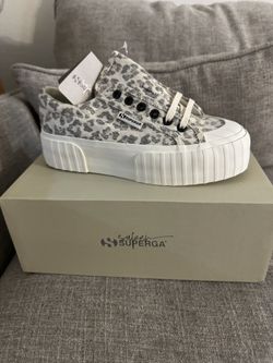 Woman’s Shoes Size 6.5