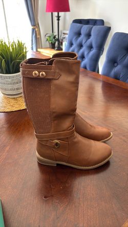 Girls boots