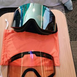 Spy Snowboarding Goggles With Second Attachment