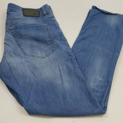 Hugo Boss Mens Size 32x32 Blue Jeans Liteweight Distressed Light Wash