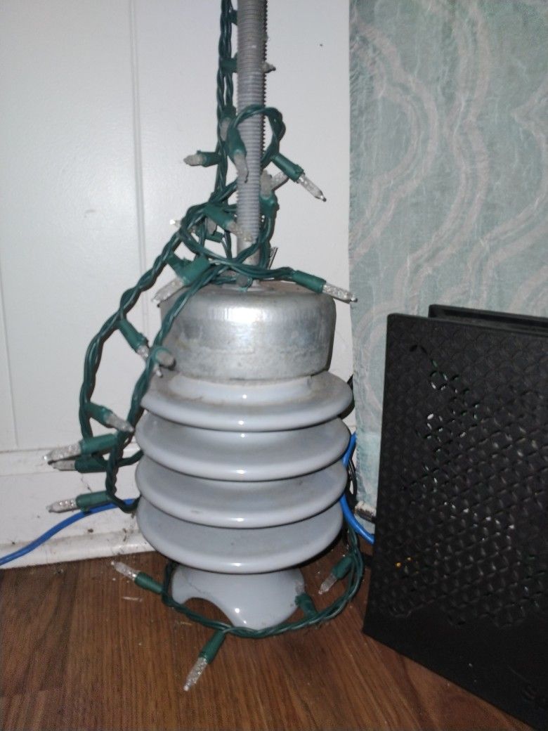 Lightening Arrestors/ Insulator From Power Line Pole