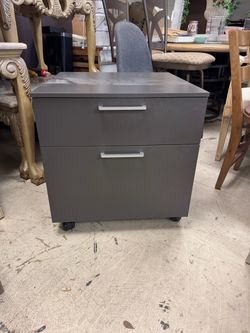 2-Drawer Mobile File Cabinet on Casters
