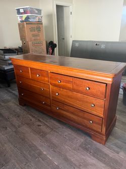 Stanley furniture dresser