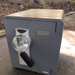 First Alert 2087DF-BD / 2092DF-BD Waterproof Fire Safe