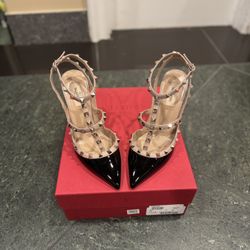 Valentino Garavani 100 MM Rockstud T Strap Heels