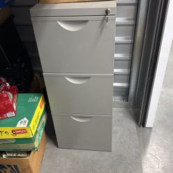 File cabinet Steel With 2 Keys Perfect Condition 