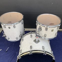 Ludwig Keystone Badge Maple Classic Series 3pc Drum Set 22-16-13” 