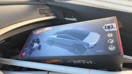 Brand new in the box cybertruck with quad and controller usb built in charger it’s super fast and has rear and head lights selling for 100obo