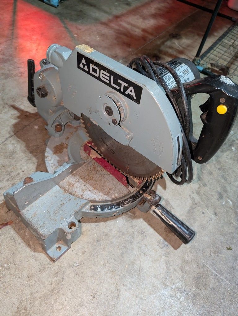 Delta 10 Compound miter Saw