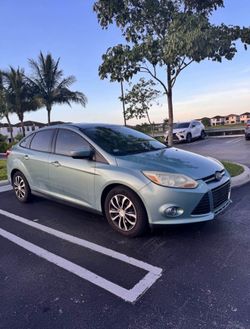 Ford Focus S Sedan 4D