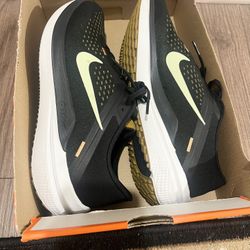 Nike Winflo Running Shoe Size 11 For Men’s 