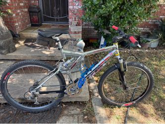 Diamondback racing bike