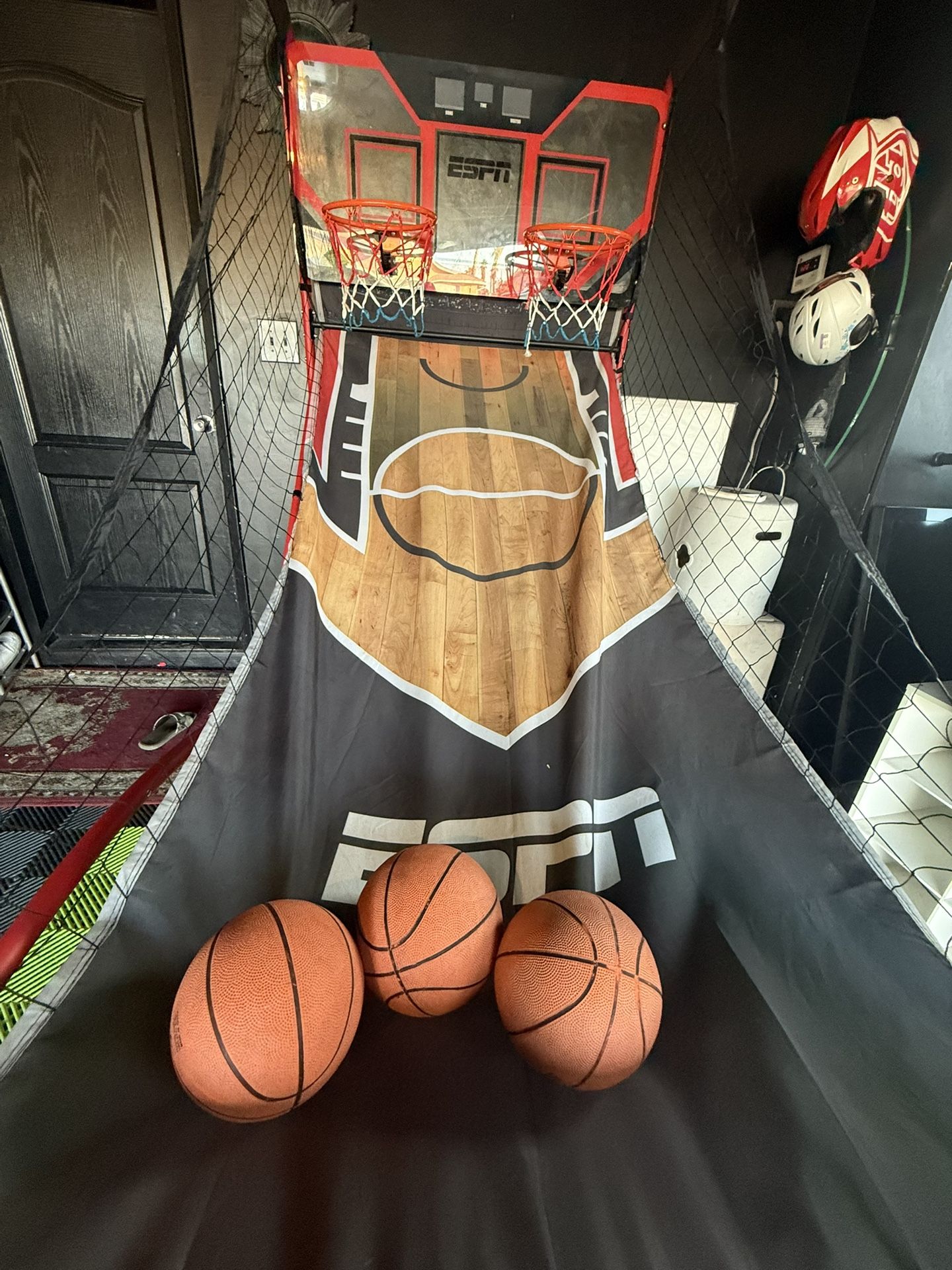 Arcade style basketball