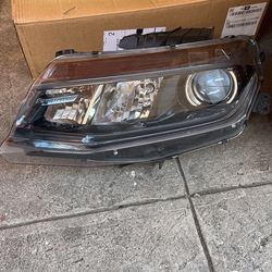 CAMARO RIGHT HEADLIGHT (NON-RS)