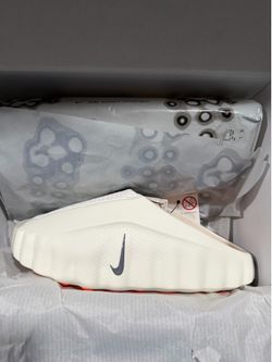 For Sale only Nike Mind 001 Sail size 11us Mens New with Box.