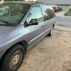1997 Chrysler Town & Country