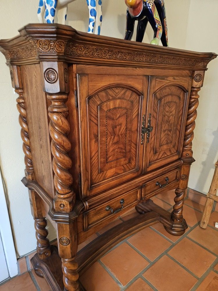 Antique Bar