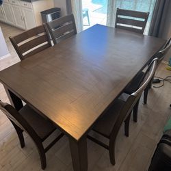 Dining Room Table And 6 Chairs 