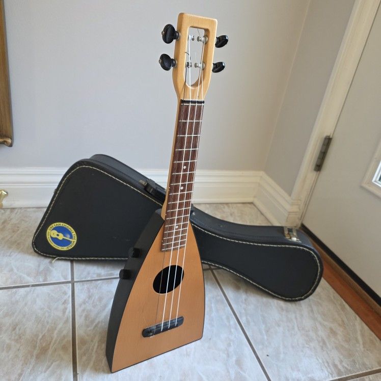 Fluke concert Ukulele with rosewood fretboard and built in tuner with fishman pickup. Case included