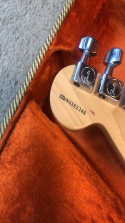 1998 Mint USA Fender Stratocaster with tweed case