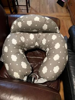 New Momcozy breastfeeding Pillow