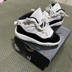 Jordan 11 Gratitudes Size 8c . Toddler 