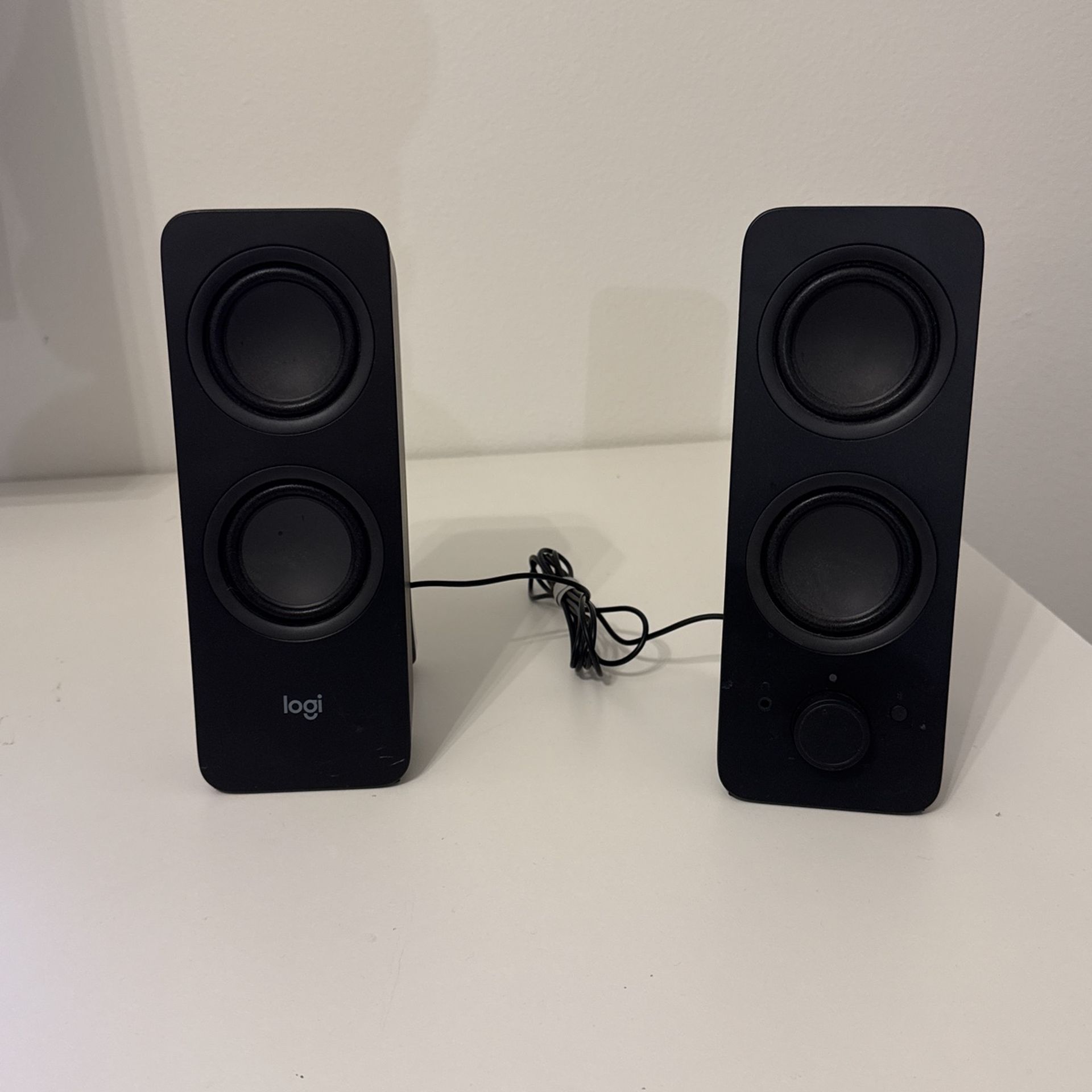 Logitech Z207 2.0 Computer Speakers