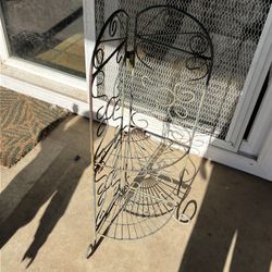 Garden Metal Corner Plant Display