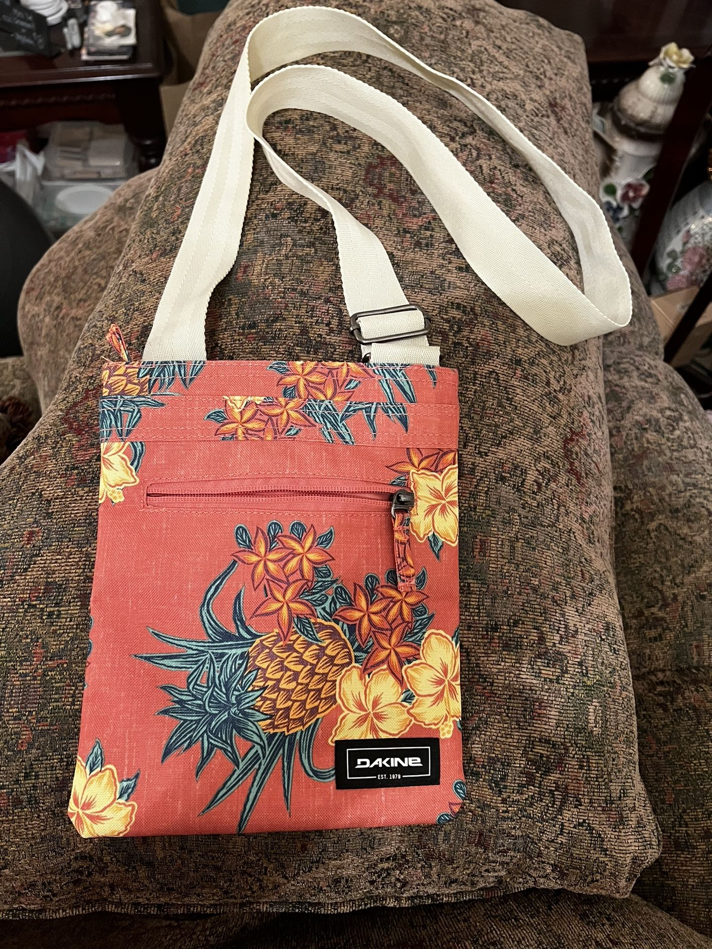 DaKine Women’s Crossbody Bag