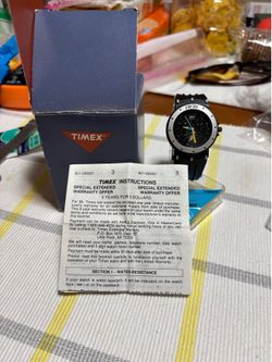 Star Trek Starfleet Insignia Timex 54031 Quartz year 1990 never worn brand new
