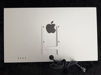 Apple Studio Display - 27 inch 5k Retina Monitor