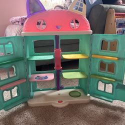 Gabby Dollhouse With Rooms