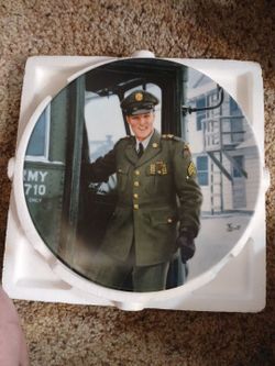 Elvis Presley Army Uniform Collector Plate
