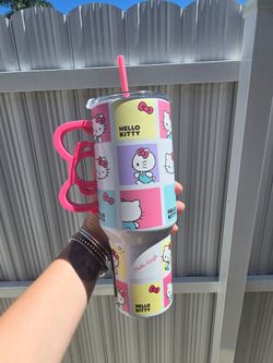 Hermoso tumbler de hello kitty