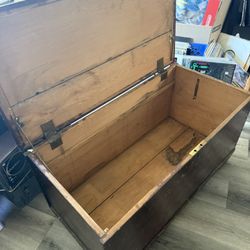 Wood Chest 