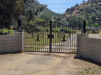 Tree gate