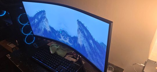 Samsung Odyssey G5 curved 1440p monitor 34"